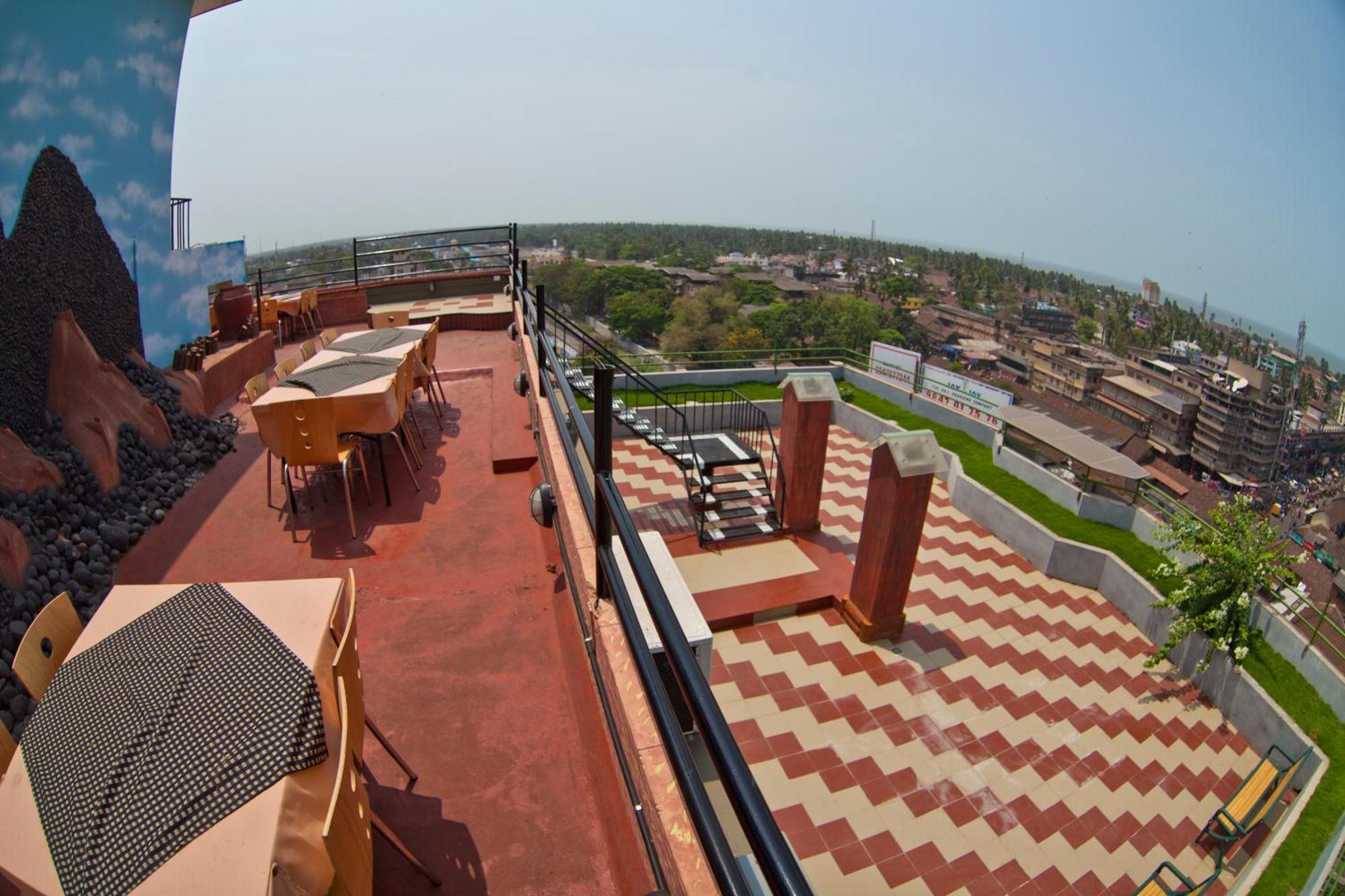 Hotel Paramount Tower